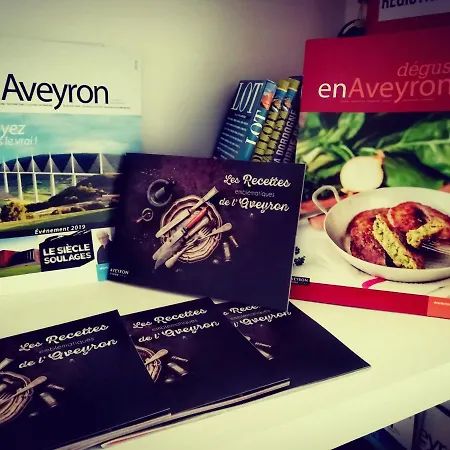 La Maison Des Pelerins * Villeneuve-dʼAveyron